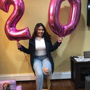 Meet your Posher, Abigail